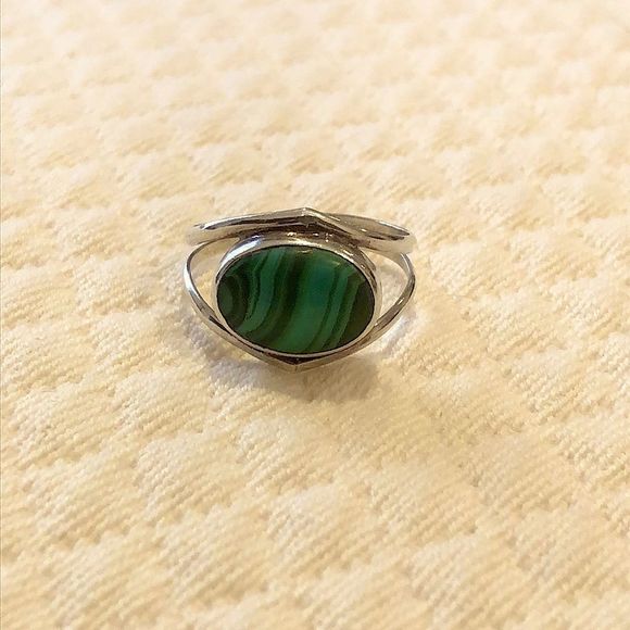 Malachite and Sterling Silver Vintage Statement Ring - Picture 5 of 6